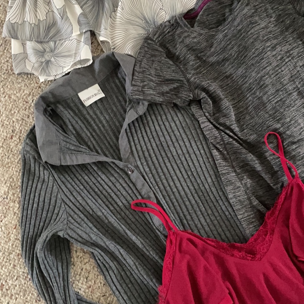 Size Small Top Bundle - image 2
